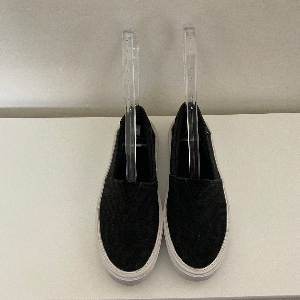 Tom’s Black Slip‎ on Fabric Sneakers - Size 7